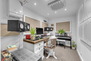 Photo 9- click for photo gallery